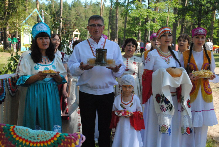 09:12 Добрые традиции национального праздника: в Шемуршинском районе прошел районный праздник песни, труда и спорта «Акатуй-2012»